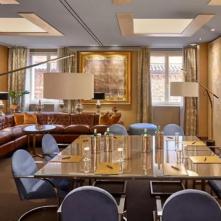 Hotel Accademia 4*