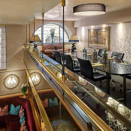 Accademia Hotel 4*