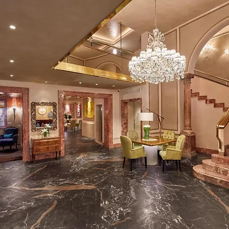 Accademia Hotel 4*
