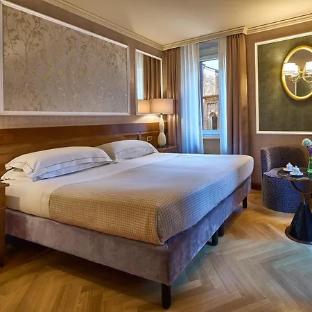 Accademia Hotel 4*