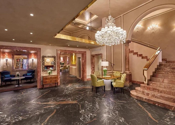 Hotel Accademia 4*