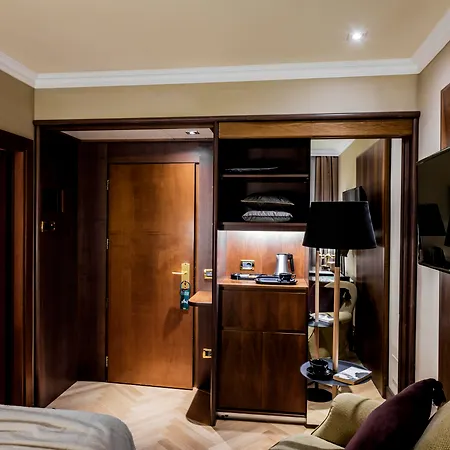 Accademia 4* Verona