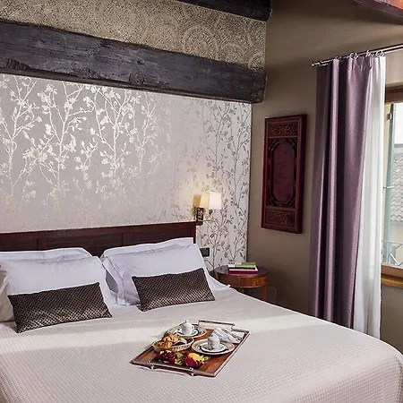 Accademia 4*