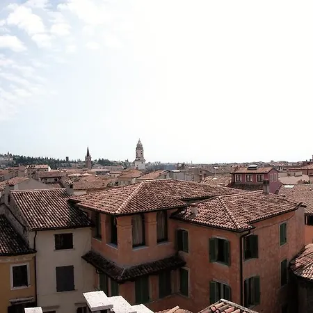 Accademia 4*