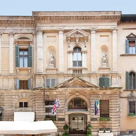 Accademia Otel 4*